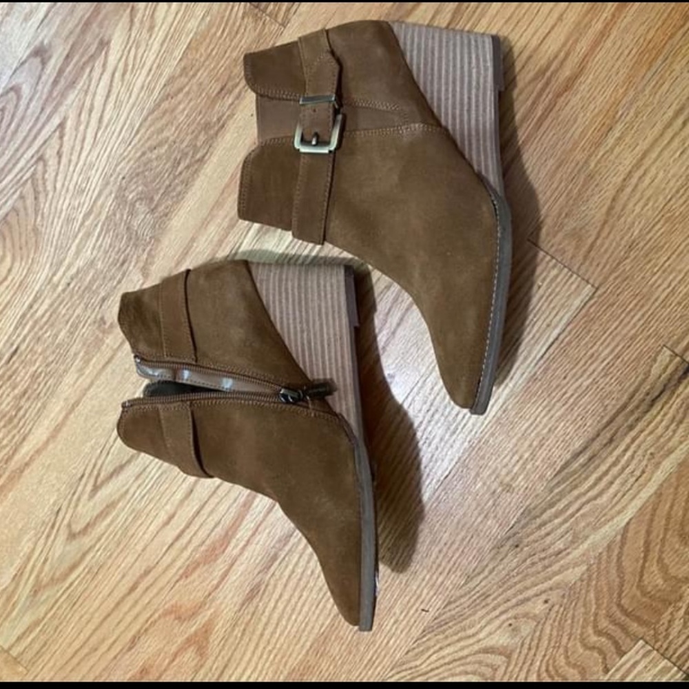 Blonde boots